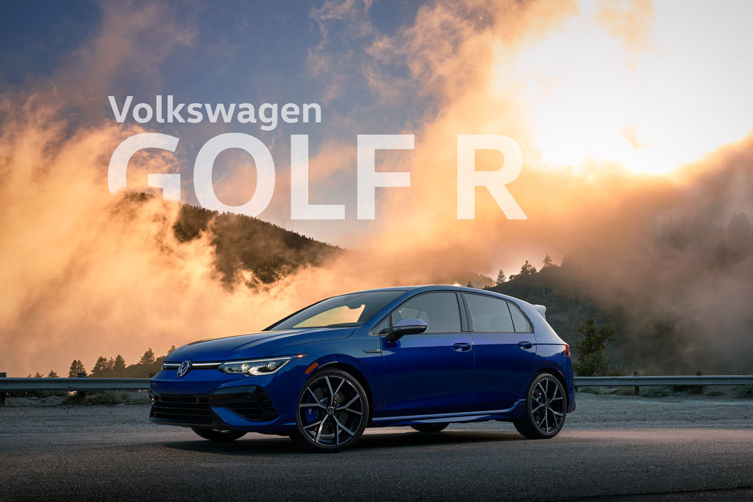 three quarter front view of the 2022 Volkswagen Golf R