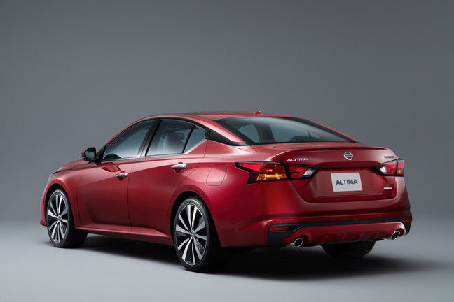 nissan altima 2019 - back view