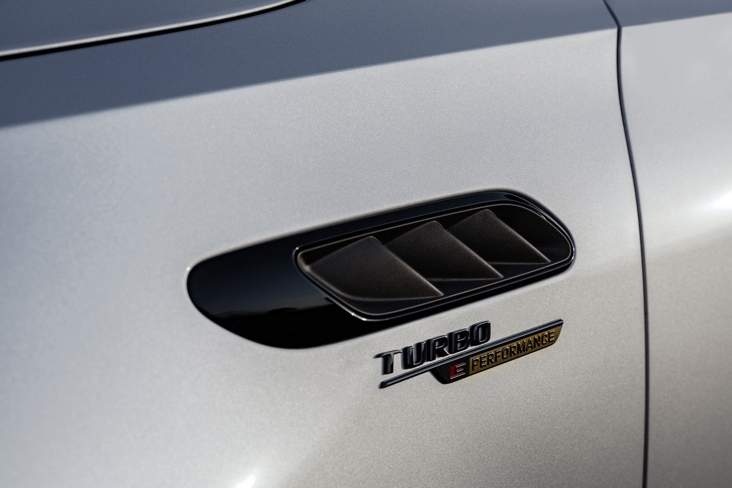 2024 Mercedes-AMG C63 S E-Performance