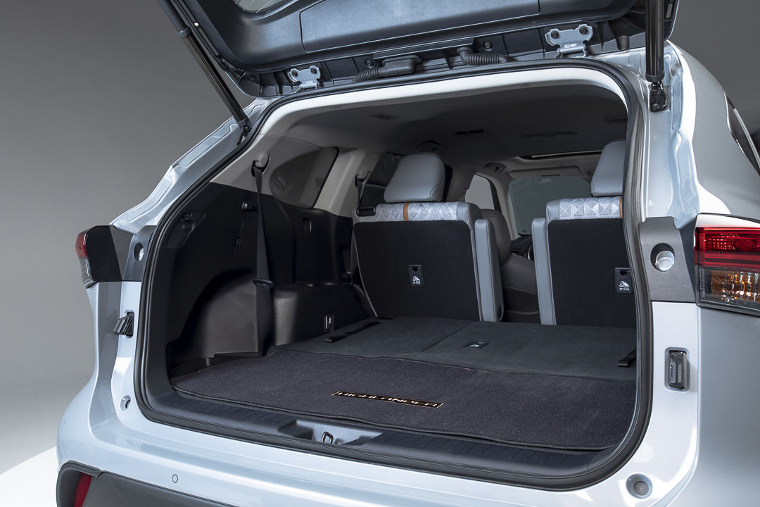 rear view of the 2022 Toyota Highlander with the trunk door open