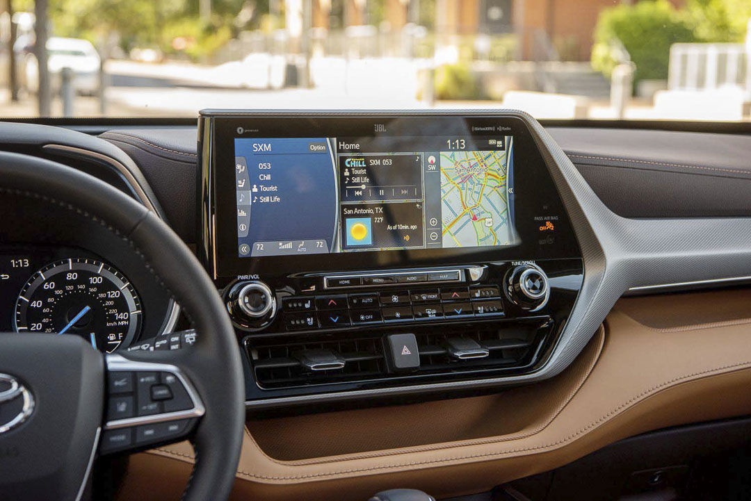 view of the 8-inch touchscreen of the 2022 Toyota Highlander