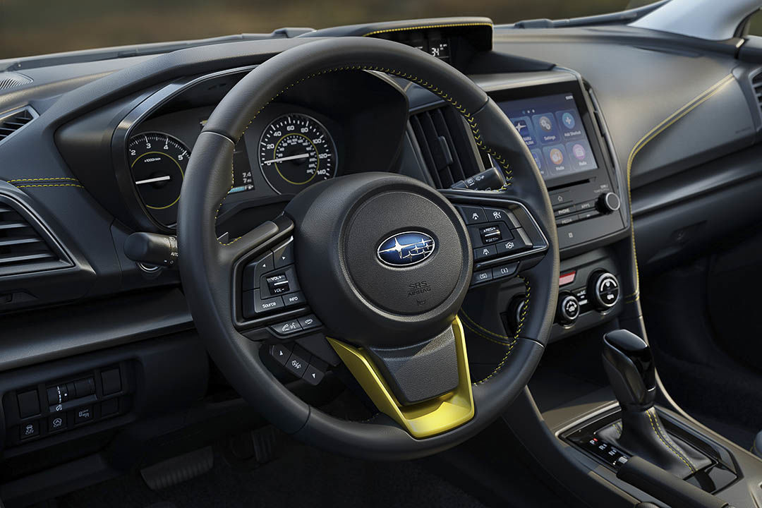 vue rapprochée du volant et des cadrants numériques du Subaru Crosstrek 2022