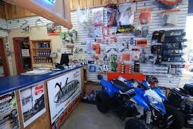 moto des ruisseaux - interior of store
