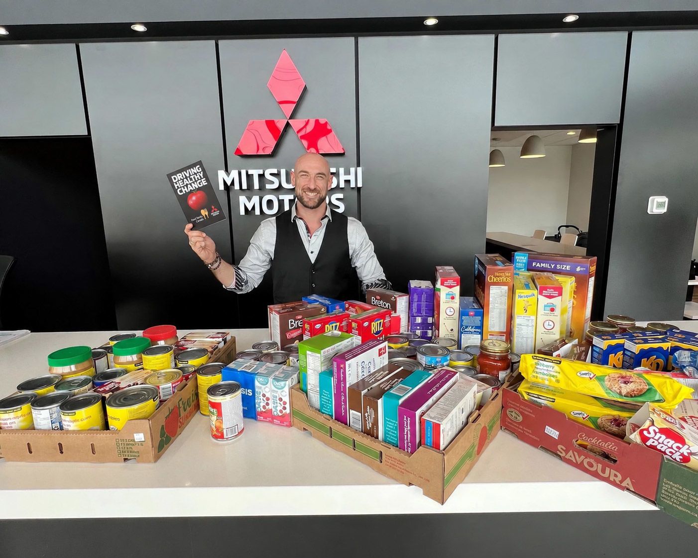 Newmarket Mitsubishi supporting the Newmarket Food Pantry