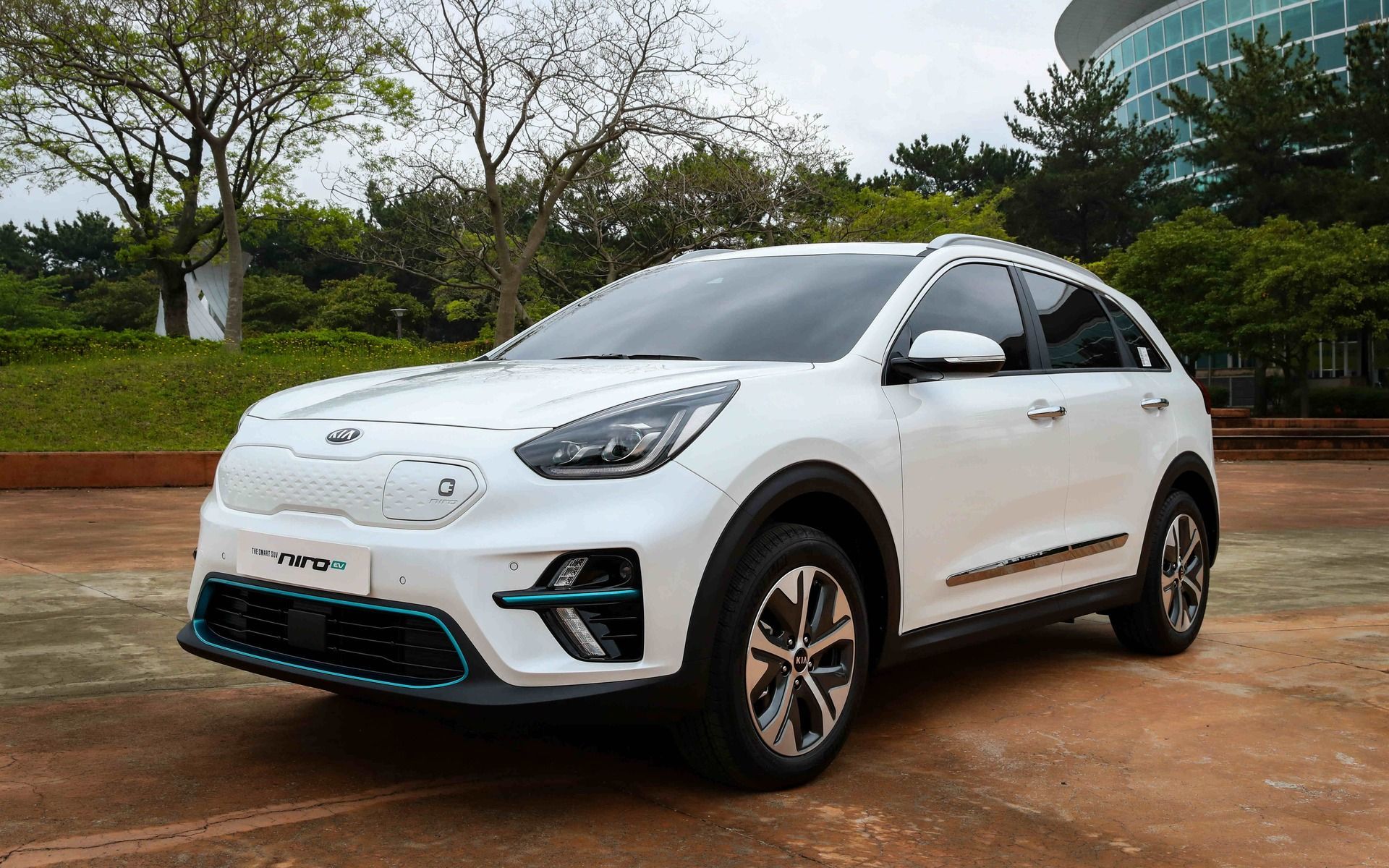 Le Kia Niro Lectrique Se D Voile Et Promet Km Dautonomie Kia