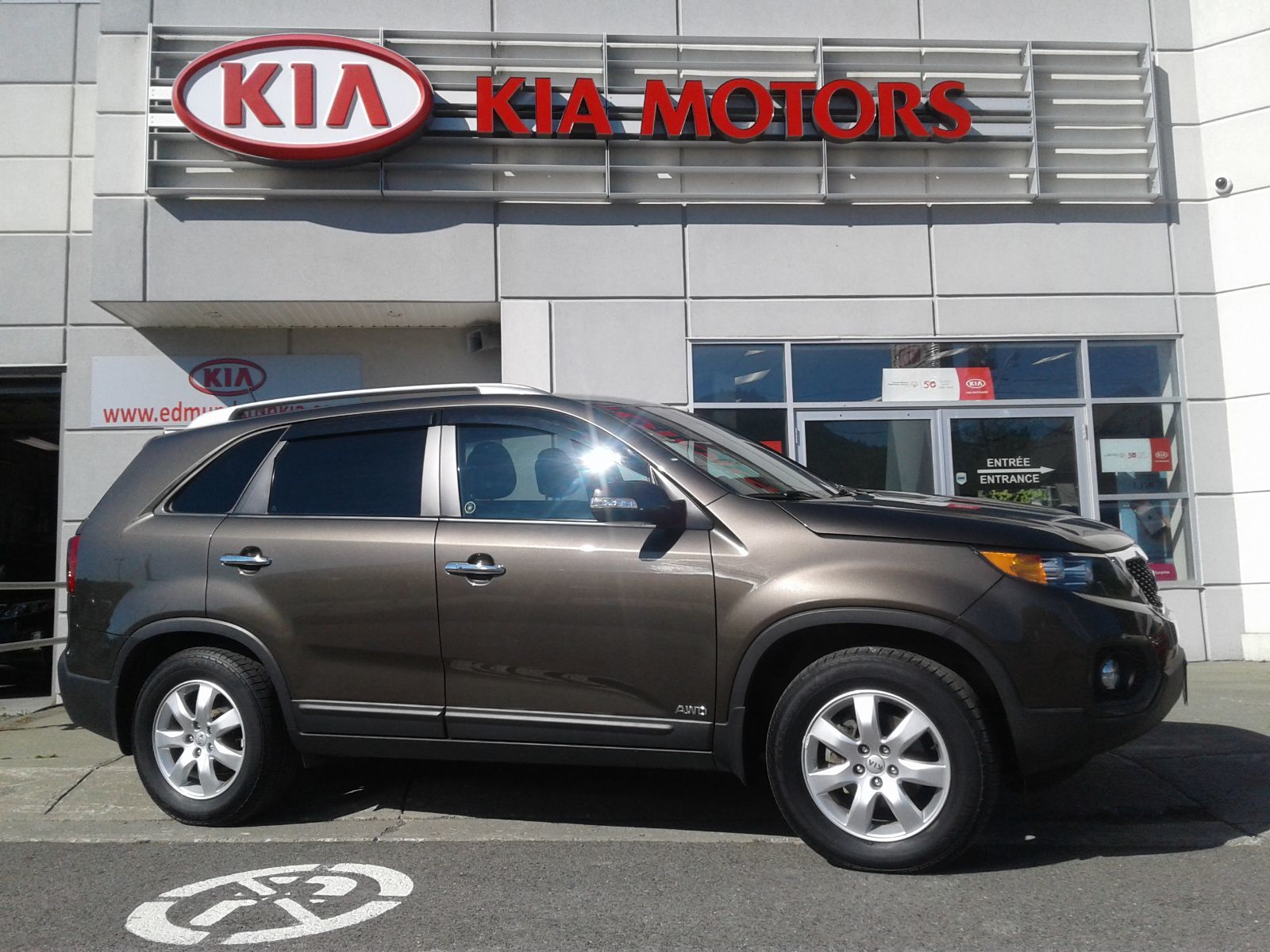 Kia Sorento: Power Window Switch Inspection Kia Sorento: Power Window Switch Inspection