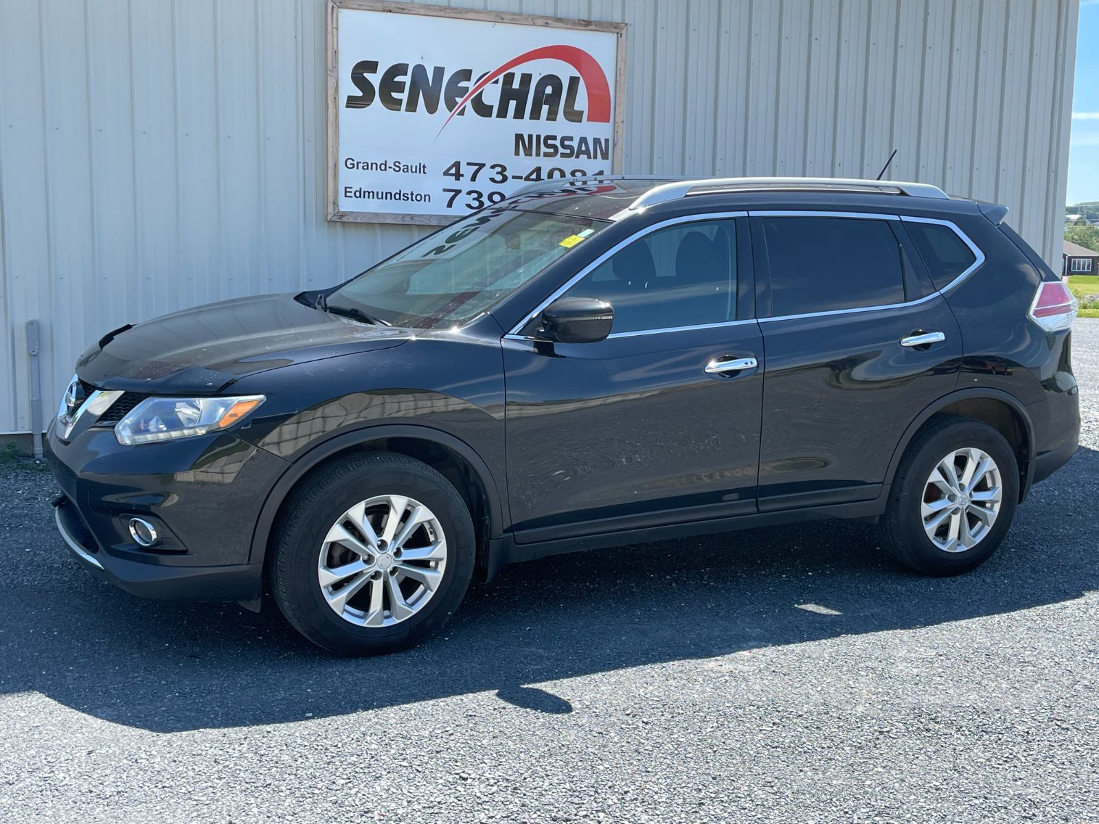 Olivier Nissan Grand Sault Pre Owned 2016 Nissan Rogue SV SUNROOF