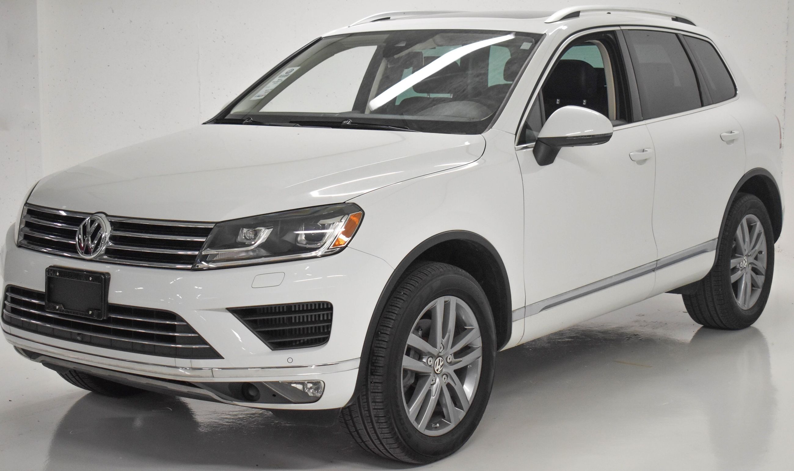 Used Volkswagen Touareg Tdi Highline Motion W Technology Pkg