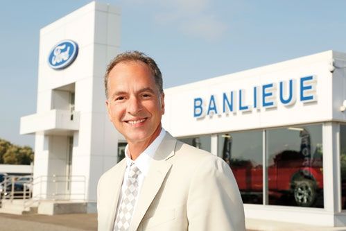 Ford dealership in Saint-Apollinaire