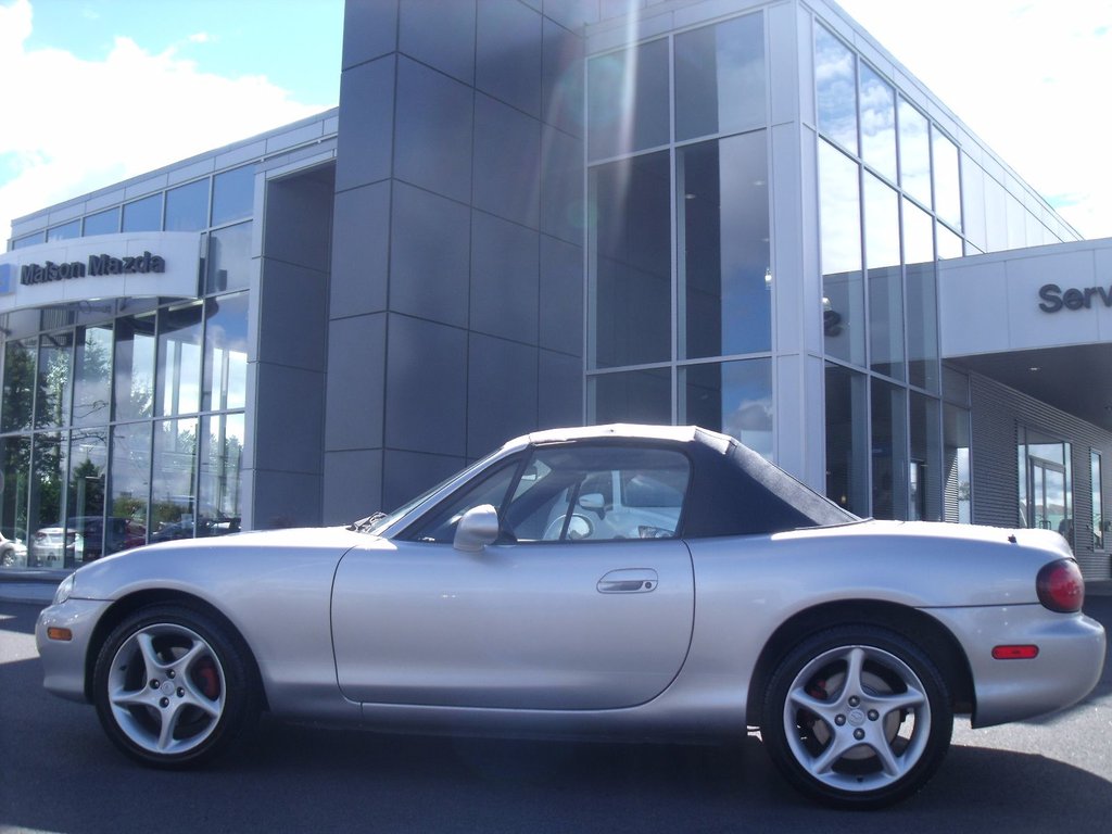 2003 Mazda MX5 Miata Nardi Torino à vendre Maison Kia à Dolbeau