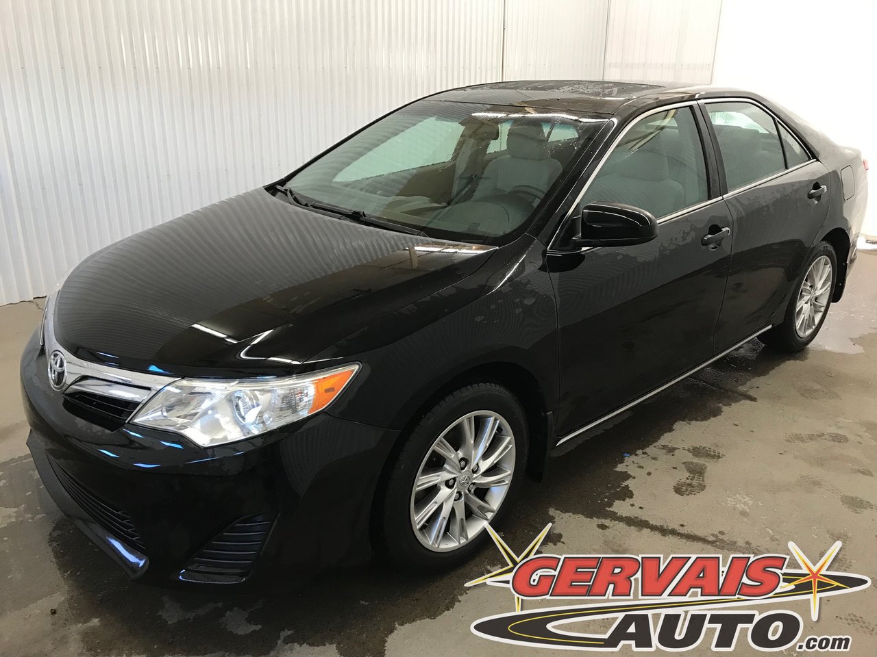 Toyota Camry 2014 LE Toit ouvrant Si?ge Chauffant Cam?ra de recul Mags
