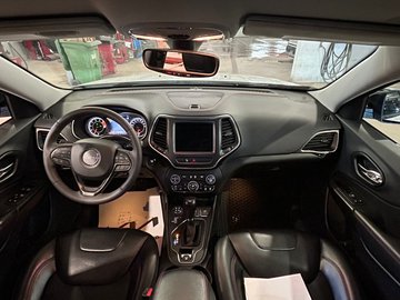 Zoom on the image #3
