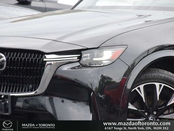Zoom on the image #2