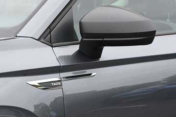 Zoom on the image #3
