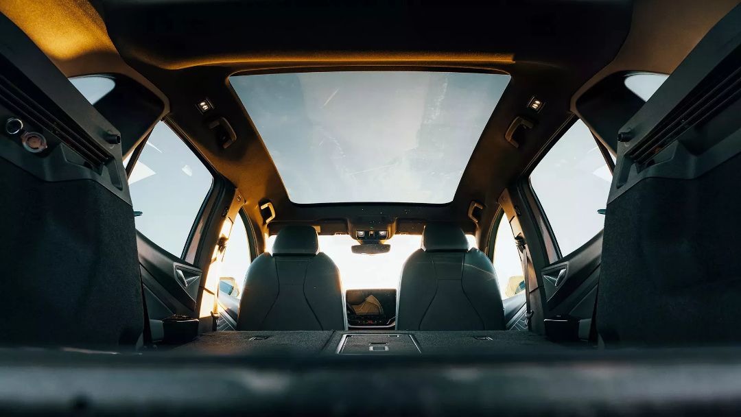 Interior of the 2025 Volkswagen ID.4 Pro with panoramic roof.