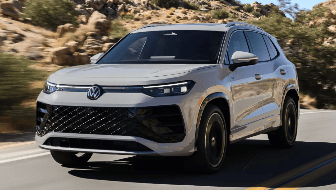 Vue 3/4 avant du Volkswagen Tiguan 2025