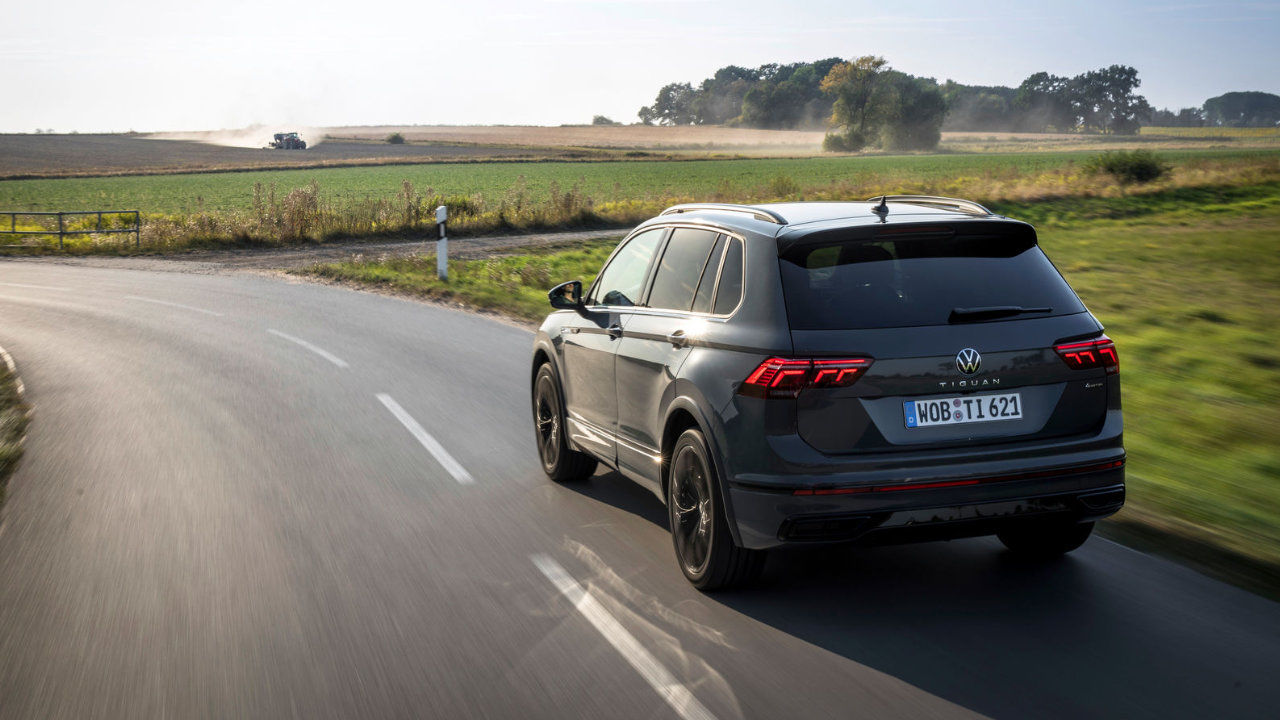 Rear view of the Volkswagen Tiguan 2023 on the road