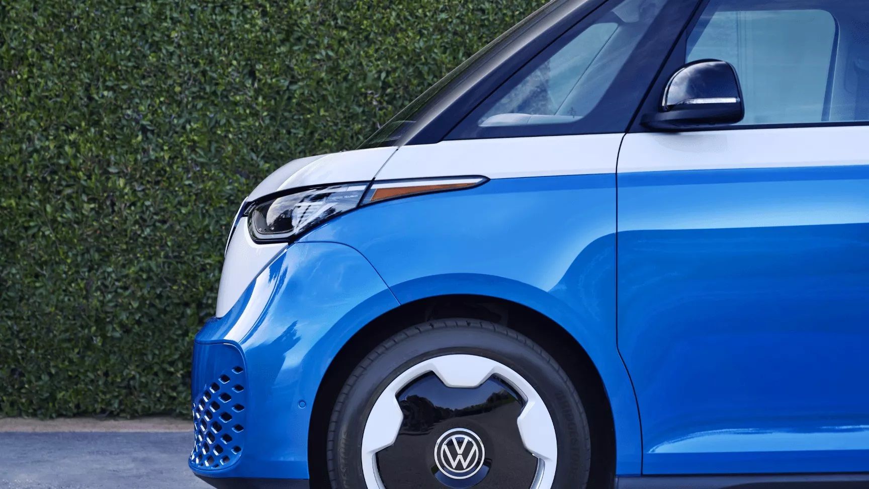 Paire d’yeux à DEL intelligents d'un VW Westfalia électrique ID. Buzz