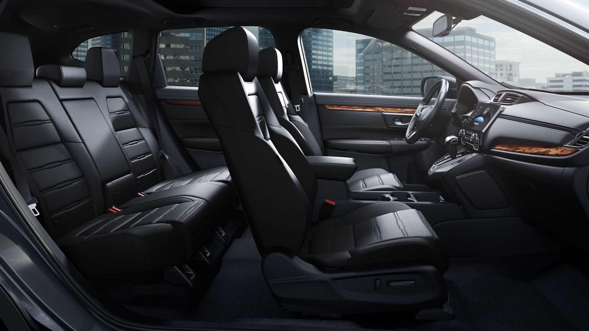 l'habitacle du Honda CR-V 2018, sièges avant et arrière en cuir noir
