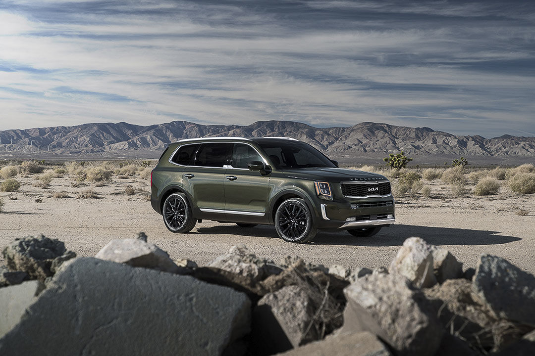 lateral front view of the 2022 Kia Telluride