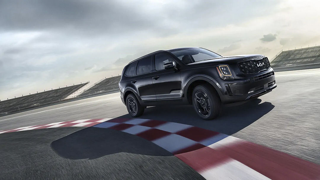 vue latérale avant du Kia Telluride 2022