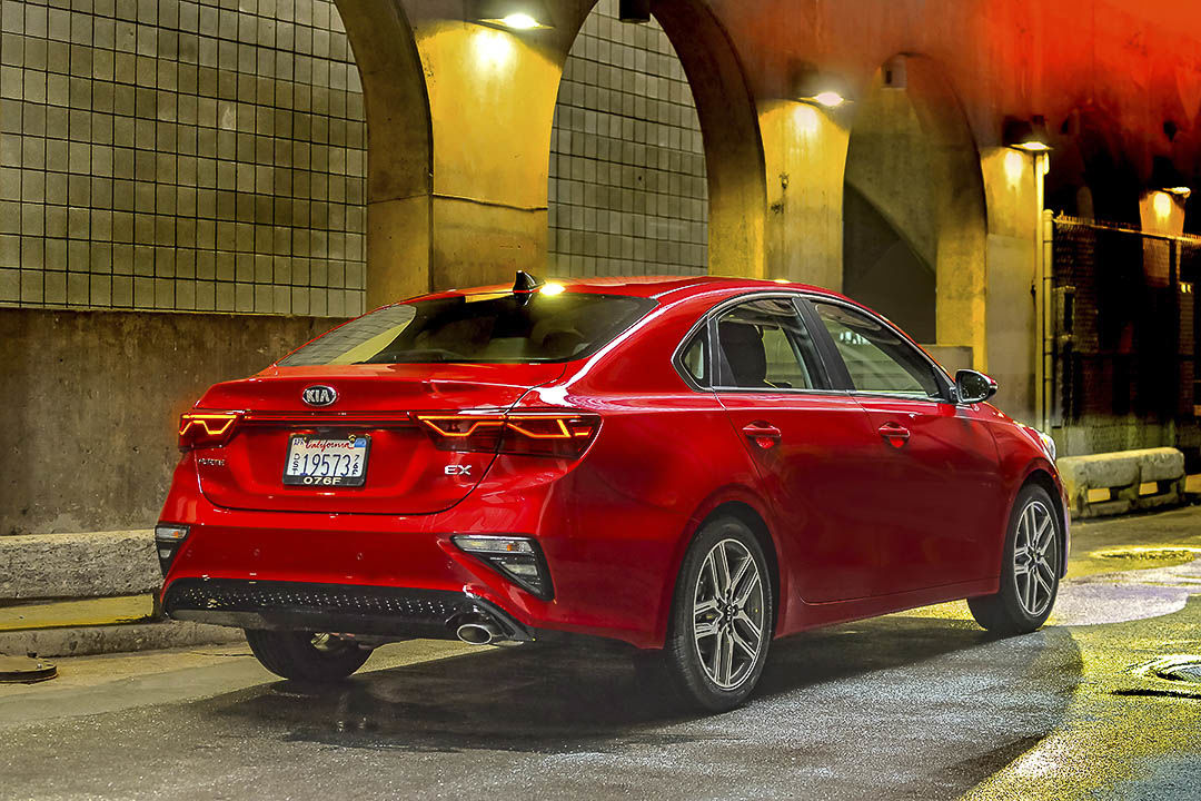 three quarter rear view of the 2021 Kia Forte