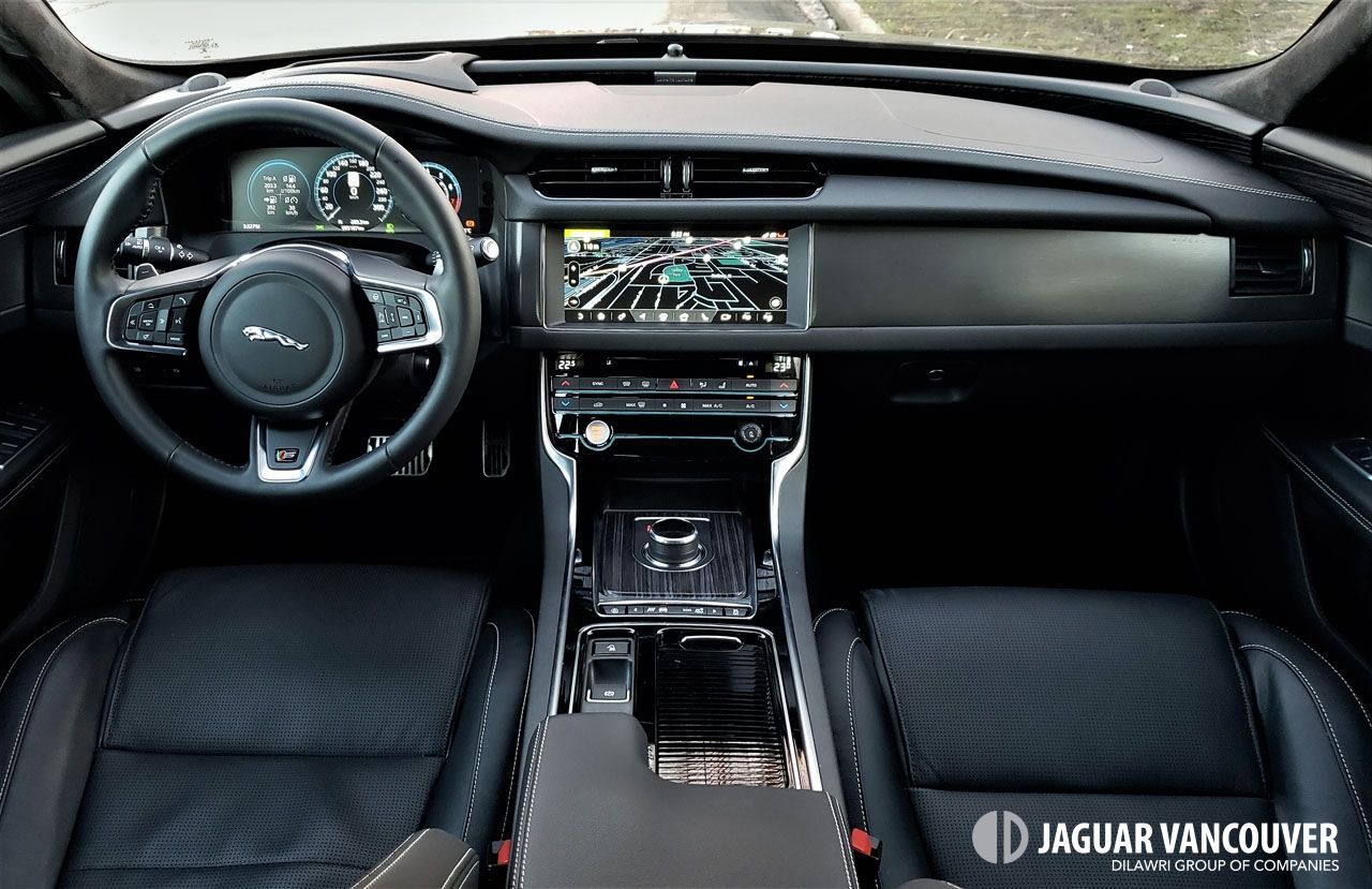2019 JAGUAR XF S - steering wheel