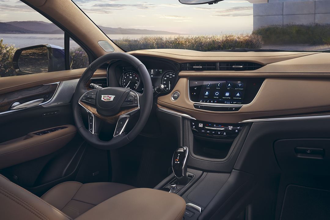 Interior view of the Cadillac XT5 2024 and its dashboard