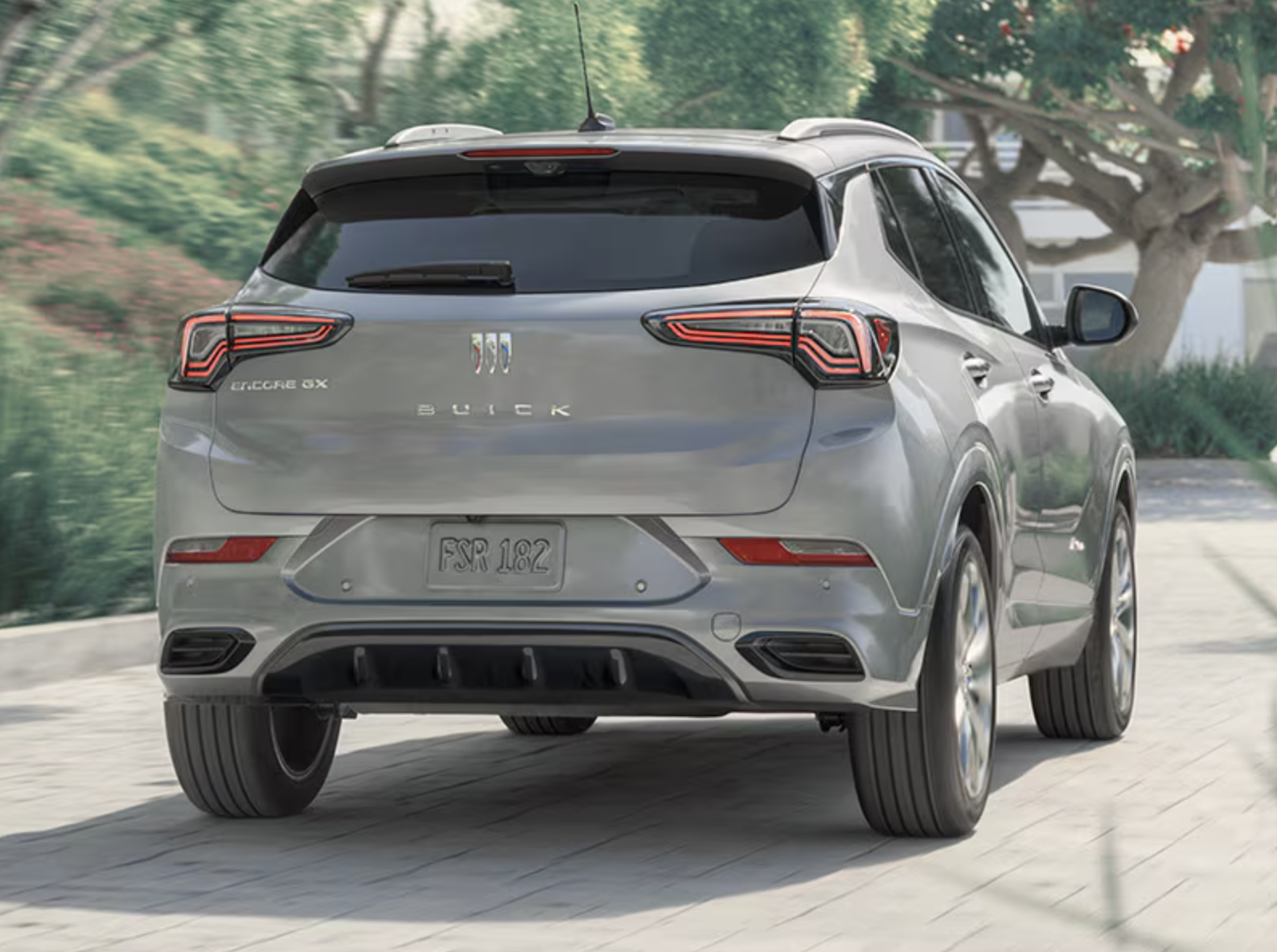 image qui montre la partie arrière du Buick Encore GX 2025.