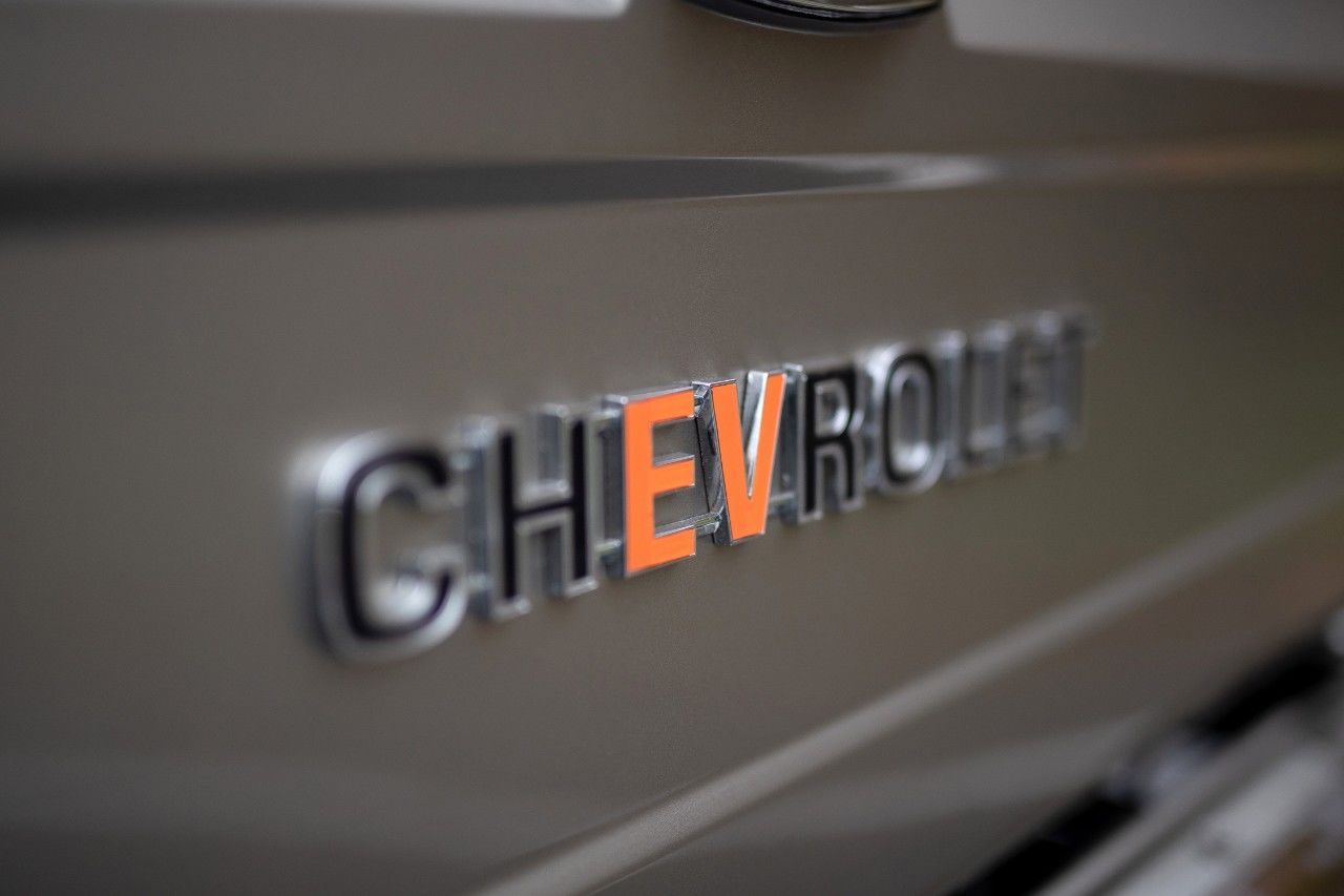 vue rapprochée de l'écusson 'Chevrolet' sur une Chevrolet Blazer