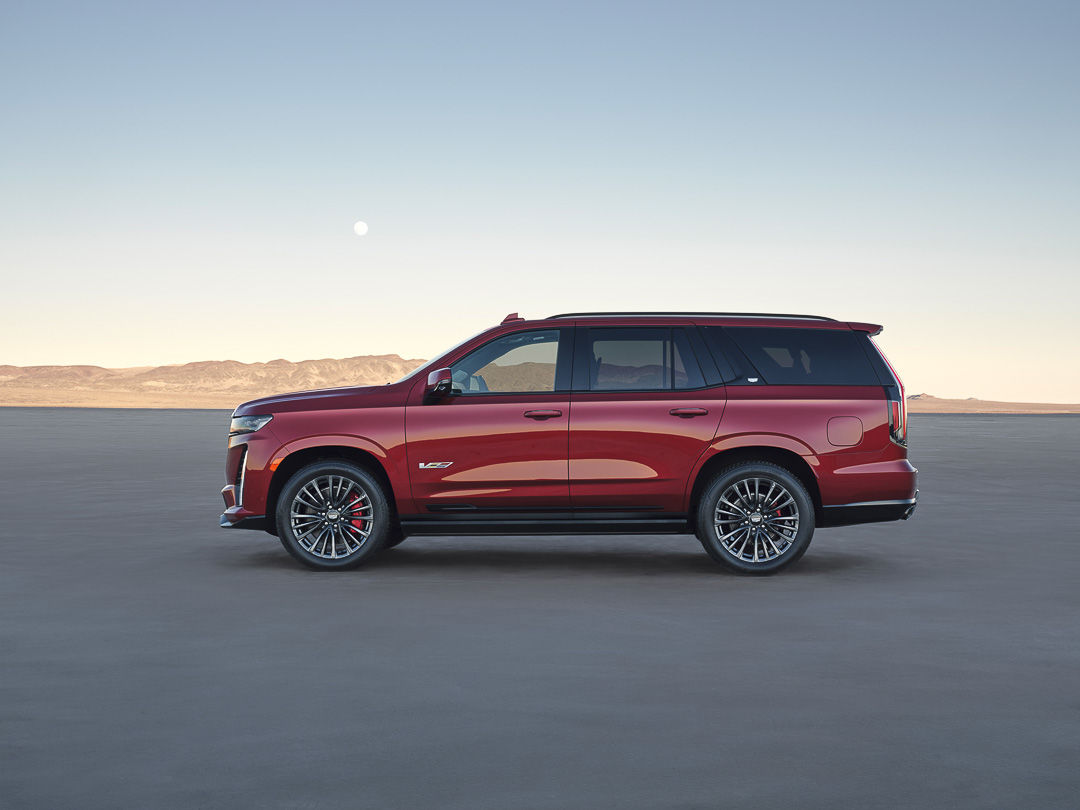 lateral view of the 2023 Cadillac Escalade-V