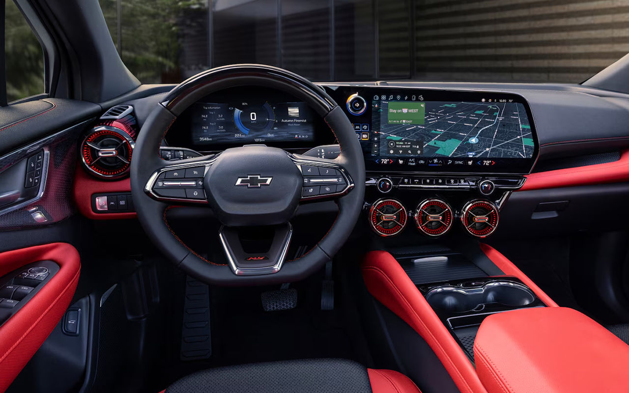 Vue de l'intérieur du Chevrolet Blazer EV 2024 et de son tableau de bord