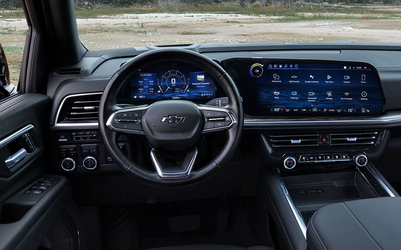 Vue intérieur du Chevrolet Tahoe 2025 et de son tableau de bord