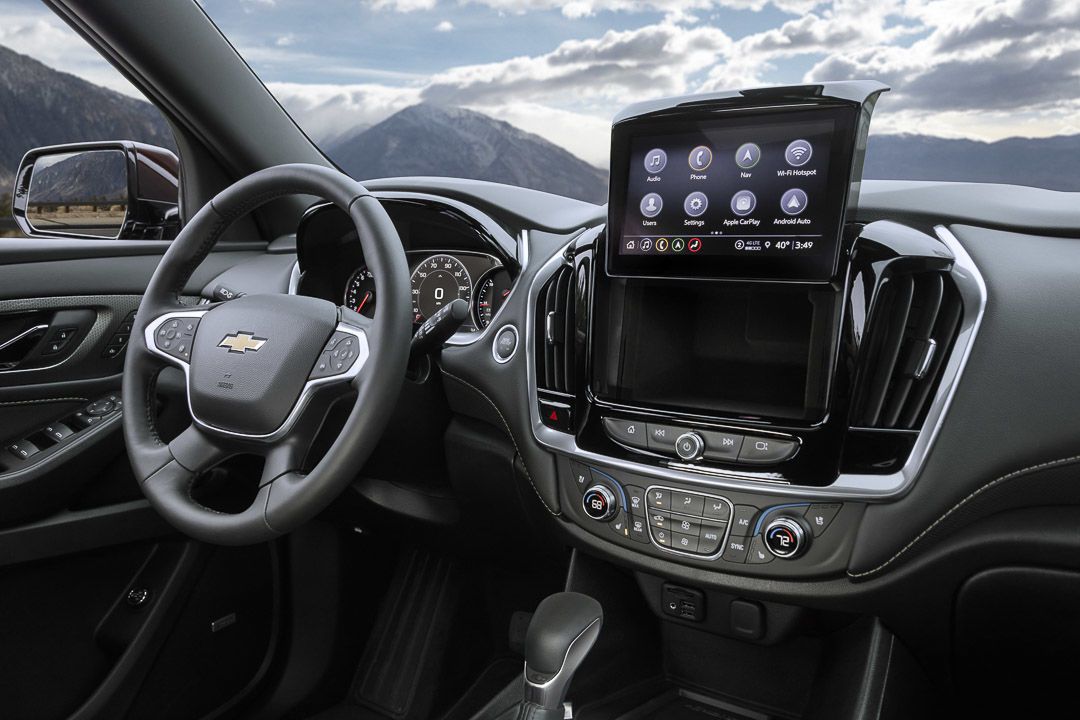 vue du volant et de la planche de bord du Chevrolet Traverse Premier 2022