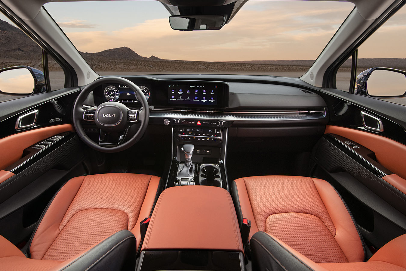 Interior view of the Kia Carnival 2025 and its dashboard