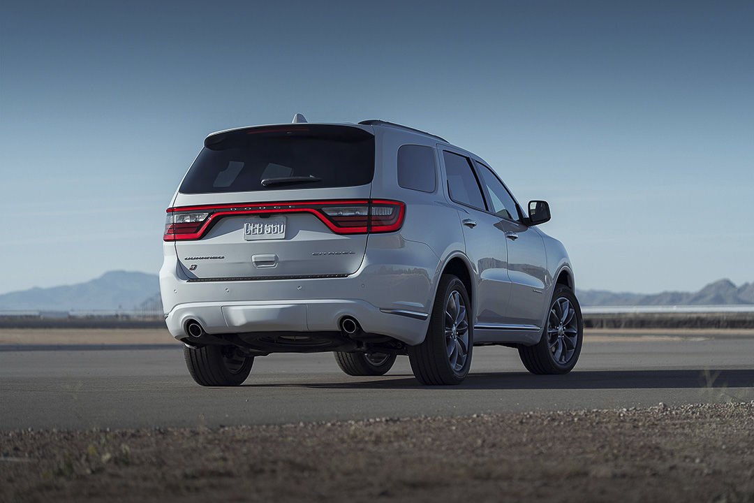 Vue de l'arrière du Dodge Durango 2022