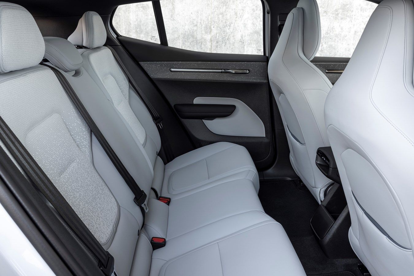 Volvo seats. White Volvo seats. Volvo EX30 interior. Volvo EX30 seats. Luxurious Volvo SUV interior.