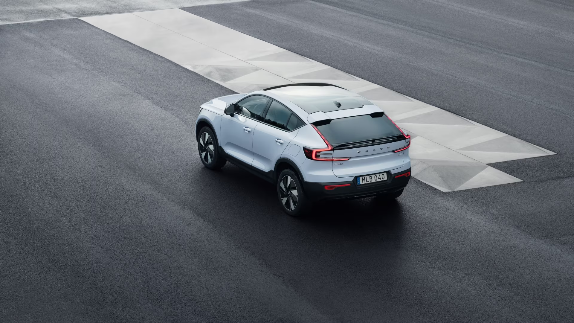 Volvo XC40 Recharge white. Volvo Laval dealership. Volvo electric car. Volvo electric SUV. Fast charging Volvo. Eco-friendly Volvo. Green car Volvo. Emission-free driving. Autonomous Volvo. Volvo safety. Volvo technology. Volvo comfort. Volvo design. Volvo 2024. Hybrid Volvo. Buy Volvo Laval. Volvo Laval sales. Volvo Laval offer. Volvo Laval promotion. Volvo financing. Volvo after-sales service. Volvo test drive. Volvo performance. Volvo luxurious interior. Volvo delivery. Volvo warranty. Volvo driving assistance. Connected Volvo. Volvo premium audio system. Volvo user interface.