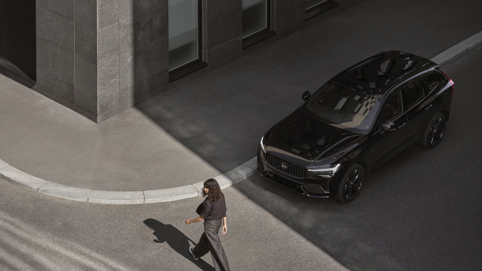 2025 Volvo XC60 T8 Plug-In Hybrid