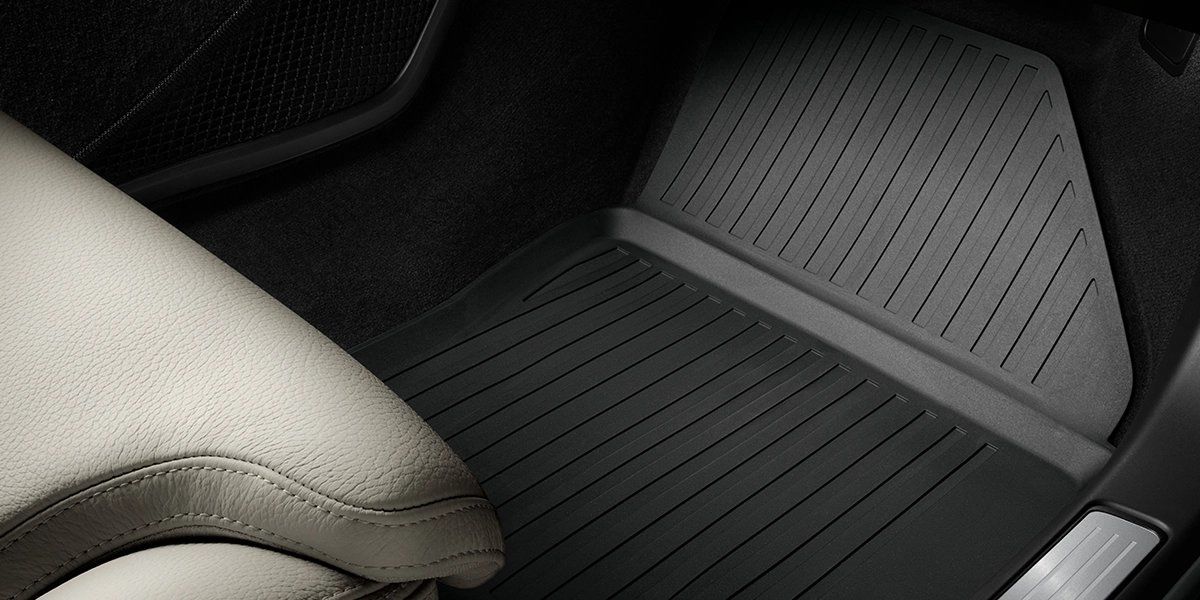 Volvo rubber mats, car interior winter accessories, winter-ready Volvo interior.