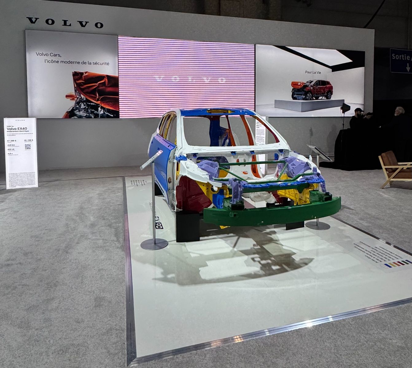 Image qui montre la cage de s&eacute;curit&eacute; de Volvo.