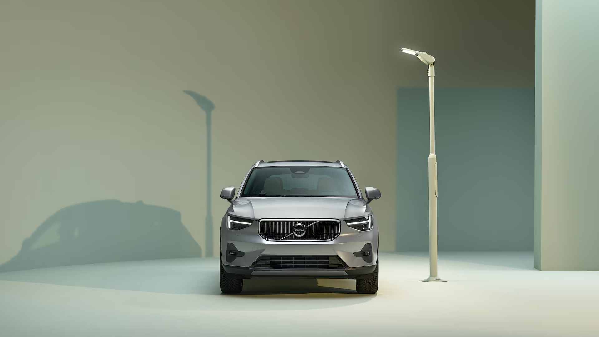 Volvo XC40. Volvo XC40 2024. Volvo dealership.