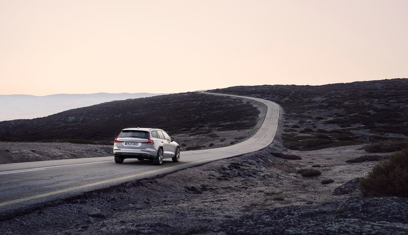 Performances V60 Cross Country. Sécurité Volvo V60 Cross Country. Comparatif V60 Cross Country. Dimensions Volvo V60 Cross Country. Essai Volvo V60 Cross Country.