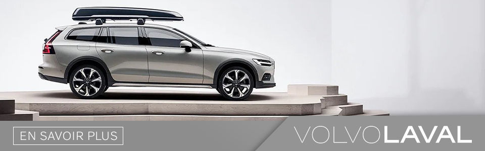véhicule Volvo V60 Cross Country 2021 gris avec logo du concessionnaire volvo laval