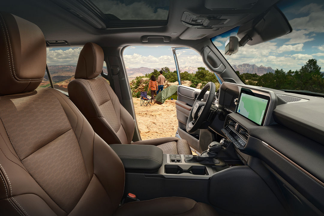 Vue de l'intérieur du Toyota Land Cruiser 2024