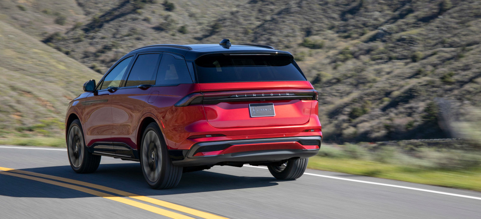 2025 Lincoln Nautilus in red