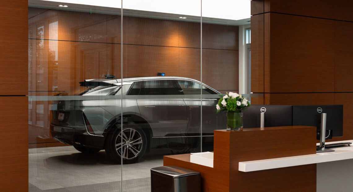 Applewood Cadillac Showroom Dealership In Mississauga 