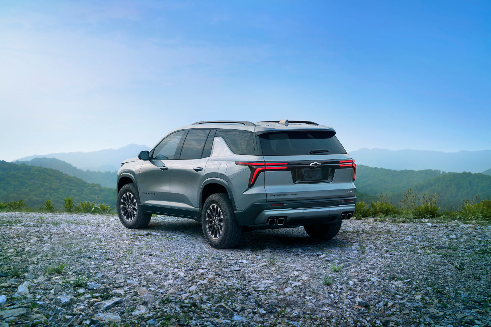 Comparing the 2025 Chevrolet Traverse, 2025 GMC Acadia, and 2025 Buick Enclave - City Buick Chevrolet GMC - GM Dealer in Scarborough, Toronto