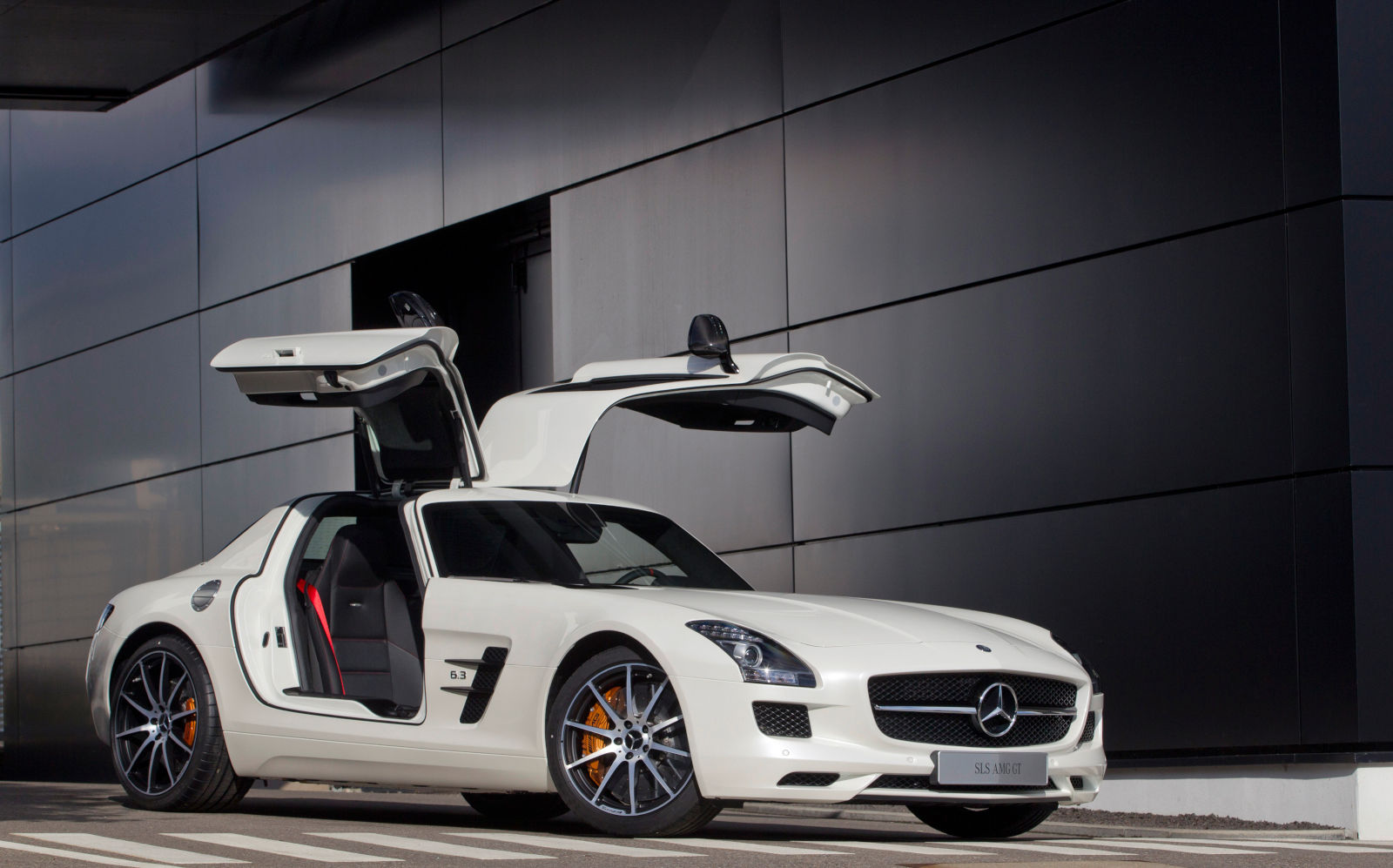 Mercedes-Benz SLS AMG