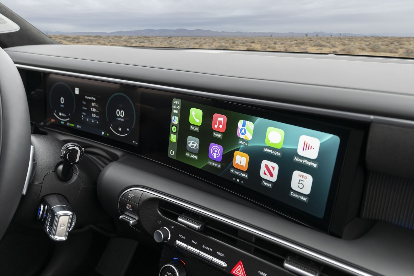 2026 Hyundai Palisade - close-up view of the 2026 Hyundai Palisade's dashboard and infotainment screen displaying Apple CarPlay - Woodstock Hyundai - Hyundai car dealership in Woodstock, ON